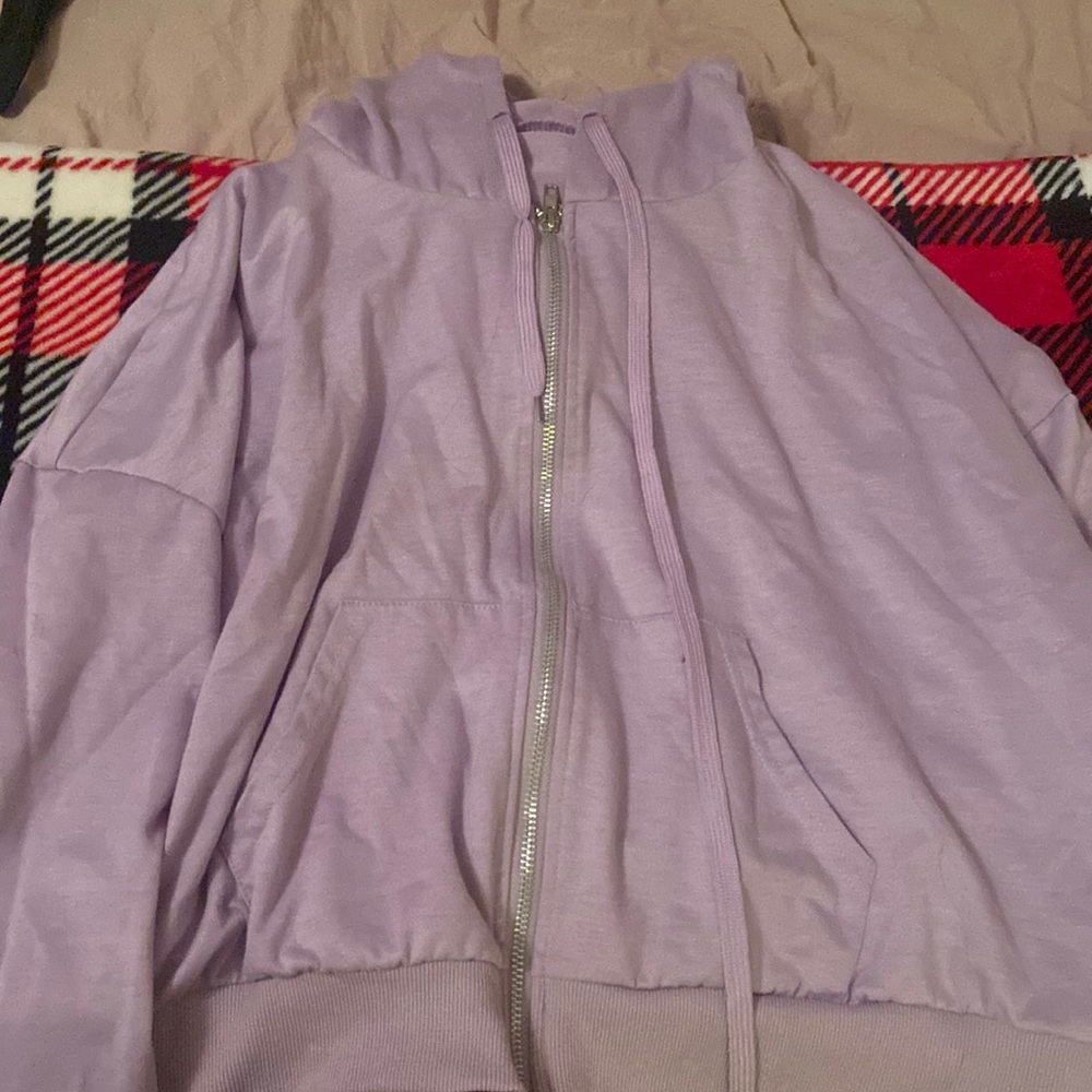 Cropped purple sweatshirt